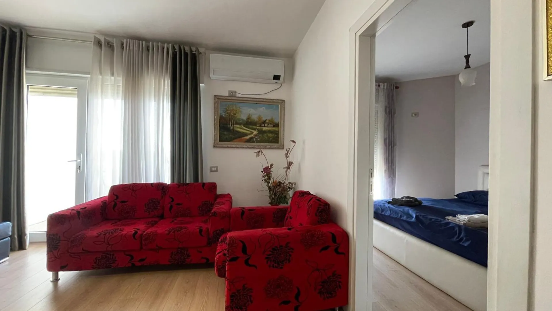 City Center Luxury Apartment Tirana 0*,